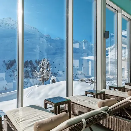 Kulm & Alpin Hotel 5*
