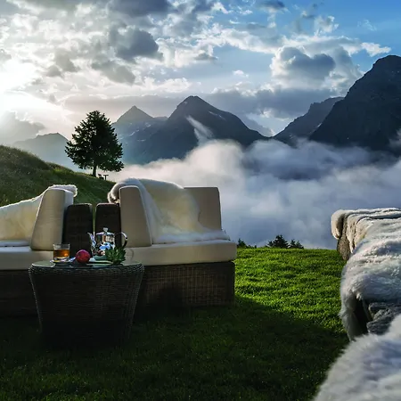 Kulm & Alpin Hotel 5*